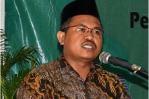 Pengurus  Syuriah PC NU Kabupaten Cirebon, KH. Marzuki Wahid. MA. 
